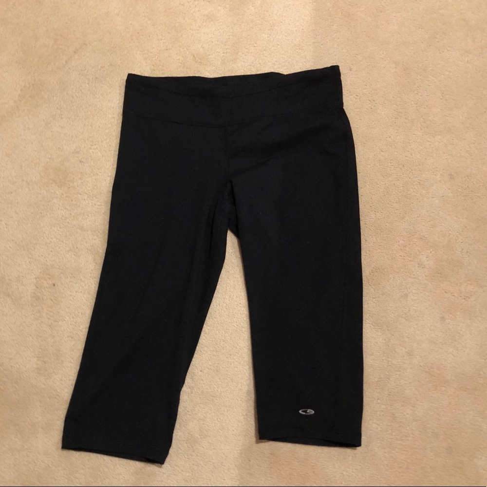 Black workout crop leggings